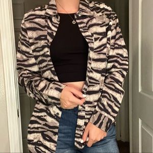 Zebra/printed button up